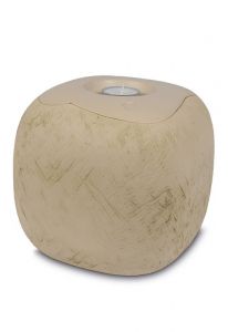 Urna de cerâmica artesanal com porta velas